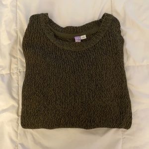 Women’s green sweater